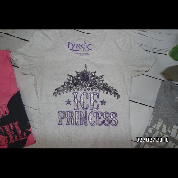 Set of VS night shirts - Picture 4 of 5